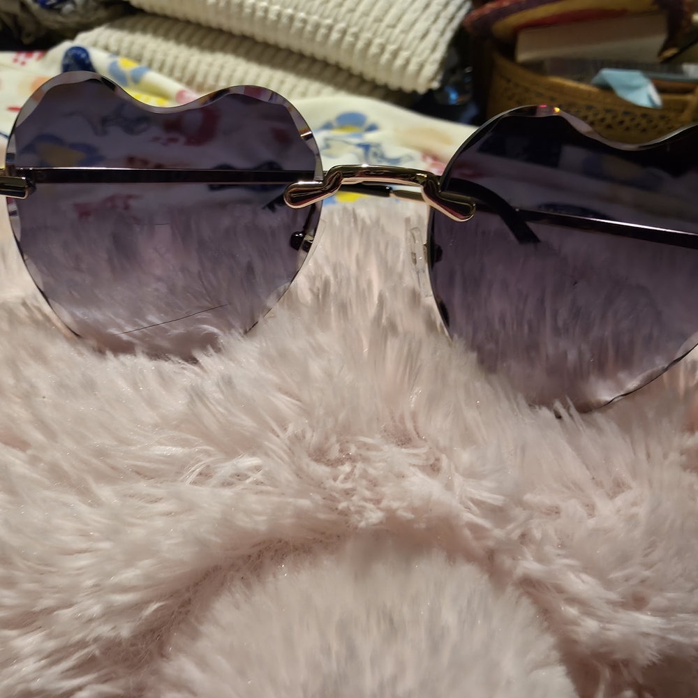 Chic Heart-Shaped Purple Gradient Sunglasses